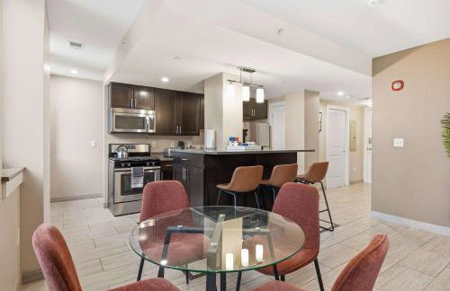 NEW 3BR Modern Downtown Apartment - Foto 13