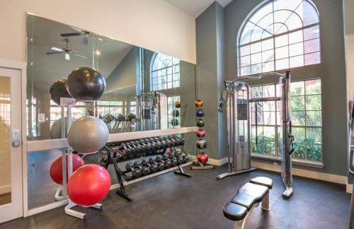 Med Center Charm 2br Haven - Photo 30