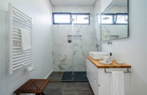 Lotus House - Heated Pool & Jacuzzi near the Beach - Photo 40