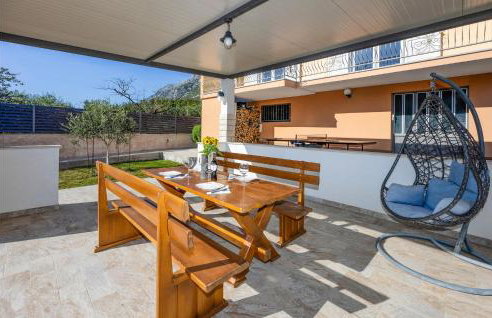 Three-Bedroom Apartment In Donja Ostrvica - Photo 14