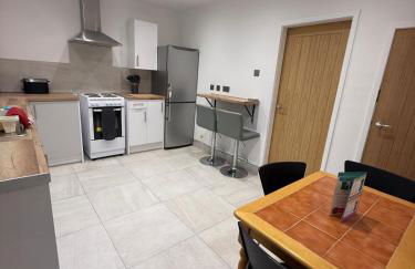 Dudley, Birmingham and Wolverhampton Contractor and Family Stay B69 - Foto 9