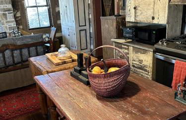 Redesign Wooden Cabin with Jacuzzi and Front Porch in North Carolina - Foto 4