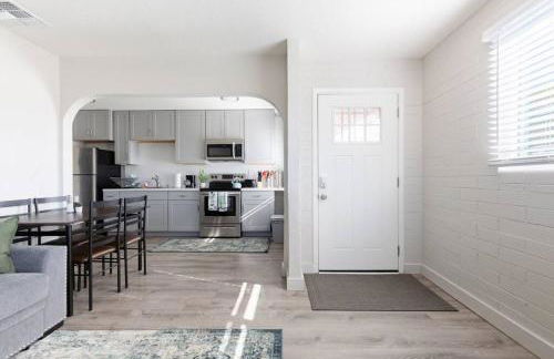 Spacious 2BR Condo, Steps to Downtown Gilbert, King Bed & Laundry - Foto 27