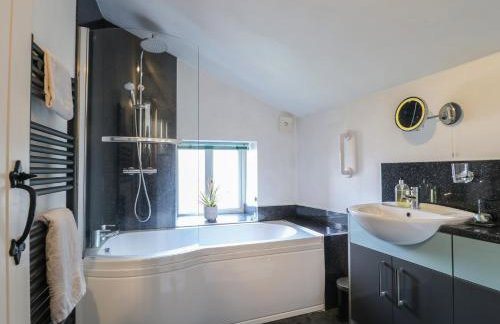 Blindwell House - Photo 25