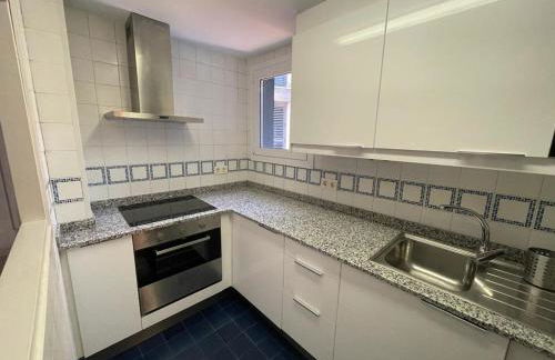 1ª linea reformado y perfecta ubicacion frente al puerto deportivo - Foto 17