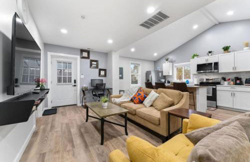 Two Dulles homes 1 price sleeps 16 w-EV parking - Foto 11