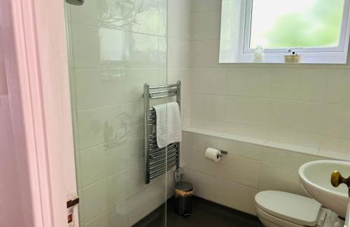 Devon 6-Bed Cottage with Country Views & Parking - Foto 30