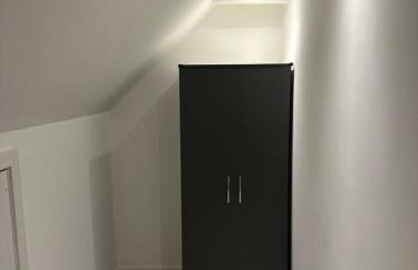 Epsom High Street Apartment 10 - Photo 3