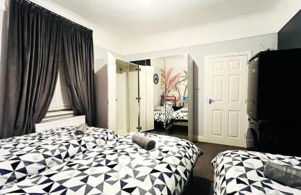 Luxury Entire Holiday Apartment - Self Checkin & Checkout - Photo 15