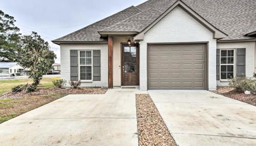 Dreamy Prairieville Townhome with Deck and Yard! - Foto 3