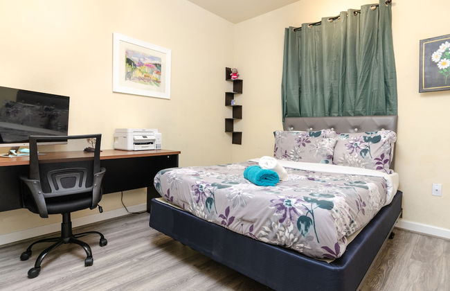 Rare Find! House of Happiness by MIA Zoo & FL Keys - Foto 3