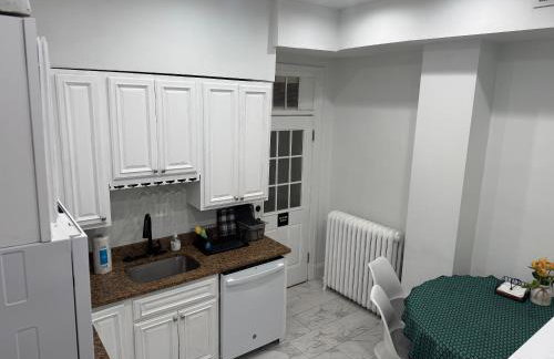 Large DUPLEX Apt 2Bdrm 1Den-Metro - Photo 54