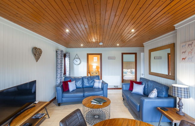 Birch 14 With Hot Tub, Newton Stewart - Photo 12