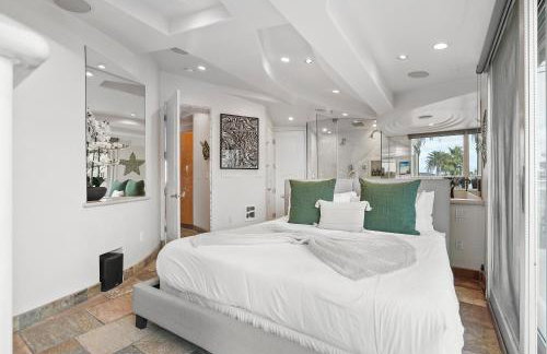 Stunning Oceanfront Boardwalk Condo - Spa, Steps2Beach, Parking & Fast Wifi! - Foto 9