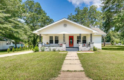 Historic Arab Home 12 Mi to Guntersville Lake! - Foto 1