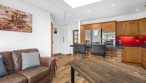 Spacious 4 Bedroom Home, Prime Location, Parking - Foto 2, stove, pet friendly, toaster, minibar