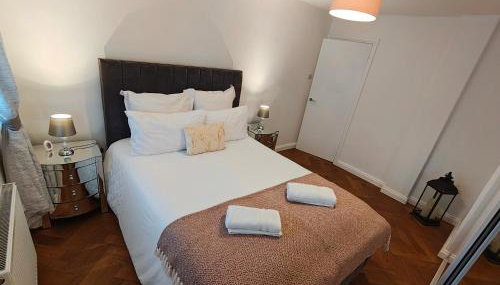 Lovely 2 Bedroom Modern Ground Floor Flat - Foto 5