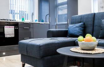 The Rye Retreat - 1BR Modern Design with Smart TV & Secure Underground Parking in Central High Wycombe HP13, Sleeps 3 - Foto 11