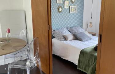 50 m2 T2 au calme, lumineux, confortable, cosy, climatisé, privatif avec parking gratuit et terrasse - Foto 6