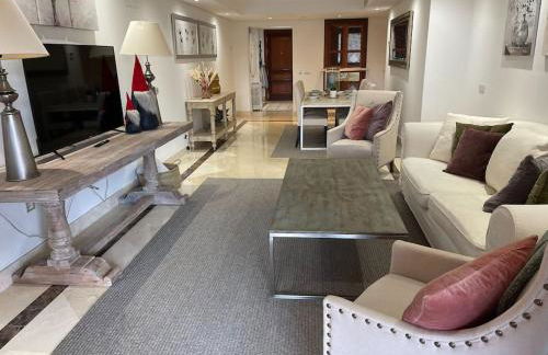 HAPPY Luxury Apartment - Beachside in Mar Azul, Estepona - Photo 23