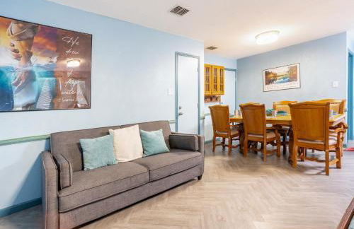 Ultimate Game Room Oasis for 12 - Private Patio - BBQ - 2 Kings - 6 TVs - Full-Body Massage Chair - Foto 15