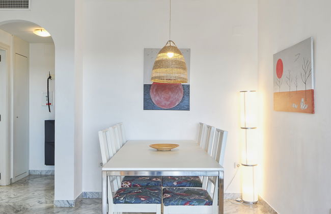 2 bedroom Apartment in Marbella with swimming pool and garden - Photo 11