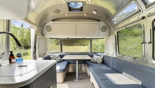 Fully-Equipped Airstream Rental for Glamping in Chelan, Washington - Foto 3
