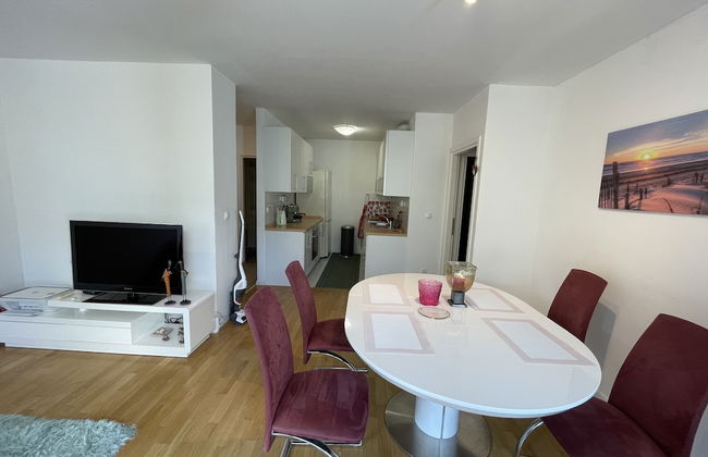 Large Modern 75m2 Flat and Free Parking - Foto 10