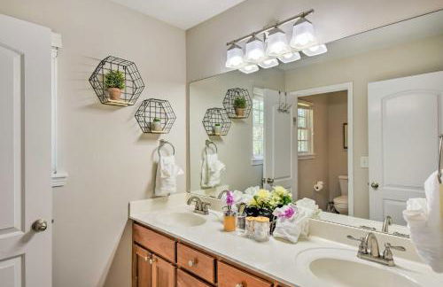 Helen Retreat with Hot Tub, 2 Mi to Downtown! - Foto 20