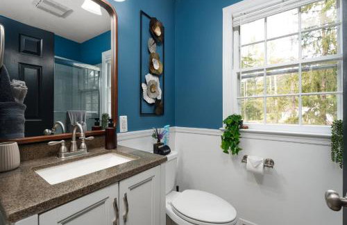 Exclusive Lux Home Near Town • Game Rm • Gym • 4BR - Photo 47