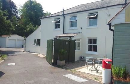 4 Bed-2 Bath-Bar-Pool Table-Library- Xmas venue - Photo 12