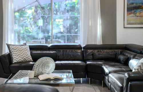 Heated Pool Lazy River Game Room 12 MI to Disney - Foto 8