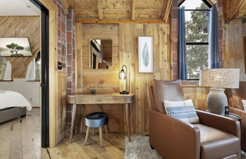 The Tyrolean Cabin. Panoramic Views. Hot Tub. - Photo 27