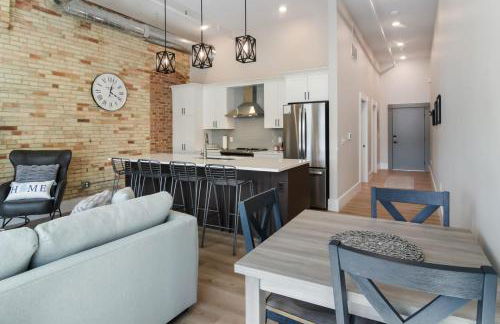 Golden Lofts Unit 1 Downtown Traverse City 1BD 1BA - Foto 4