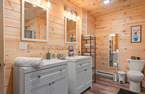 Cozy Cinema Cabin - Hot Tub and More - Foto 75