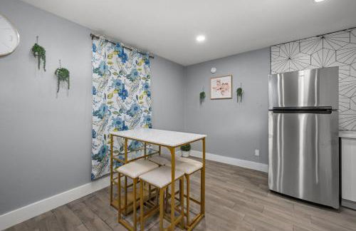 Comfortable 2BR Uptown Escape with Free Park - Foto 17