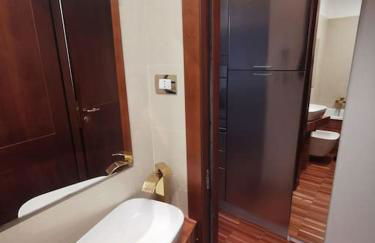 Metro stop, Prada & Design - Foto 10