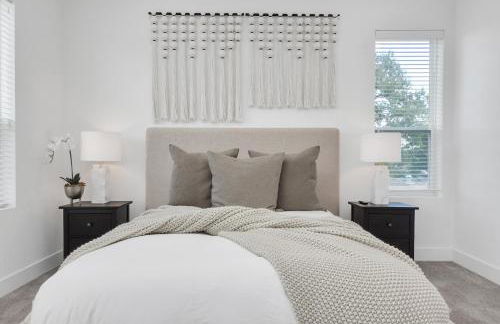 Stylish & Spacious 3BR Gem With Hot tub Near Downtown - Foto 21