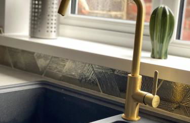 Central, Contractor&Family Friendly, SmartTV - Foto 8