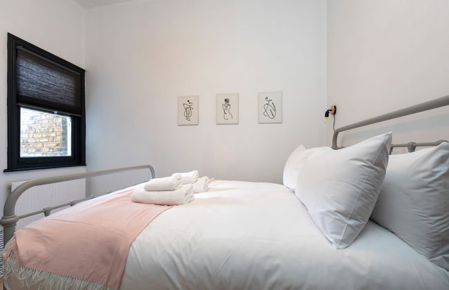 Serene and Spacious 1 Bedroom Garden Flat in Clapton - Foto 2