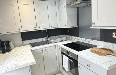 Cosy Modern Flat with garden - Photo 15