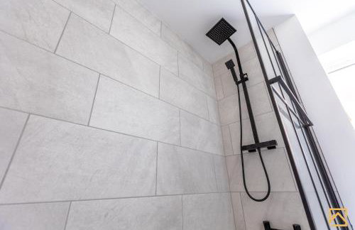 Cosy 5 bedroom house - Central By Valore Property Services - Photo 20