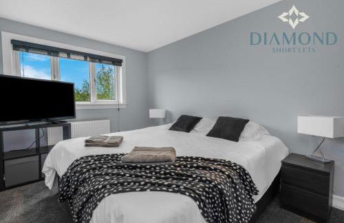 Brand New 4 Bedroom House - Sleeps 4 Fully Equipped, Free Parking, WiFi, Perfect for CONTRACTORS by Diamond Short Lets - Photo 15