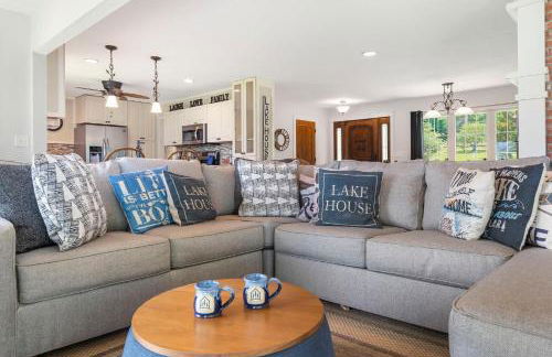 Lake Escape Lakefront Lodge at Red Bud Cove - Foto 10