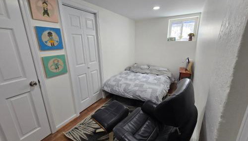 Harvard Sq 5min walk to main gate sleeps 6 free one car parking - Foto 2
