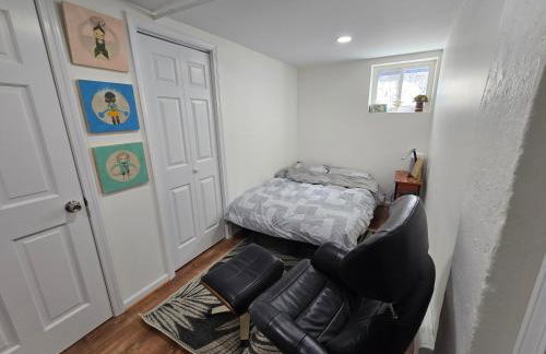 Harvard Sq 5min walk to main gate sleeps 6 free one car parking - Foto 2