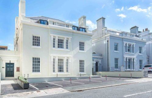 Grand Apartment on HOE/BARBICAN Allocated PARKING! - Foto 16