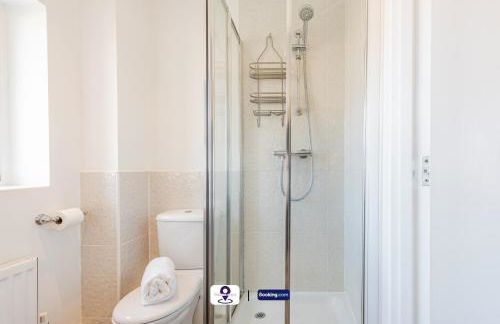 Last-Minute Escapes ! Summer Days l RTM Stay l 4 -Bed House By Finesse Stays Short Lets & Serviced Accommodation Wakefield With Parking, Contractors - Foto 49