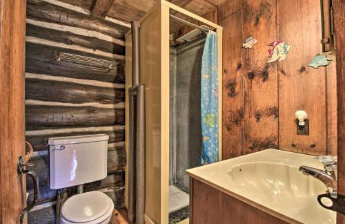 Waterfront Lake George Cabin Walk to Water - Foto 14