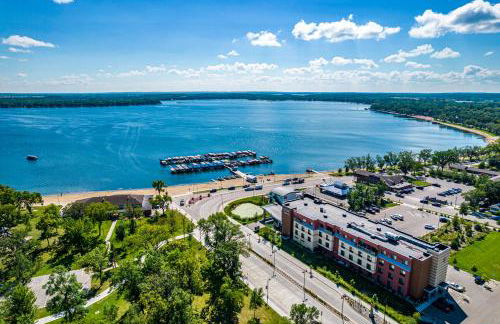 Starboard Point: Stunning Luxury Condo in the heart of DL! - Foto 57